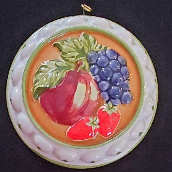 Hand Panted Gailstyn-Sutton Fruit Mold Wall Hanging by Towle - Picture 1 of 3